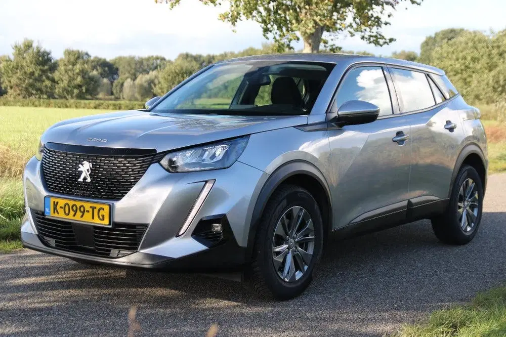 Peugeot 2008 1.2 PureTech 130 PK Allure uit 2020, foto 6