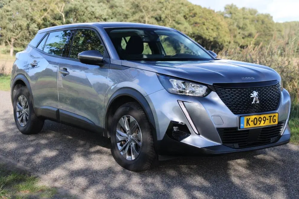 Peugeot 2008 1.2 PureTech 130 PK Allure uit 2020, foto 8