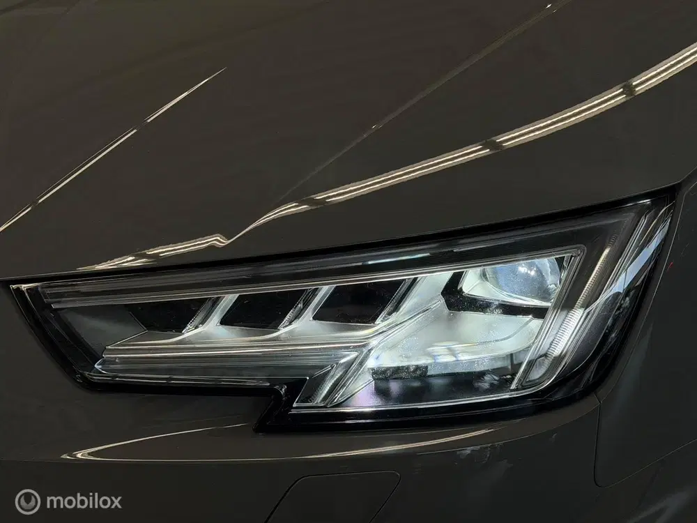 Audi A4 40 TFSI Sport 3x S line edition Panorama uit 2019, foto 13