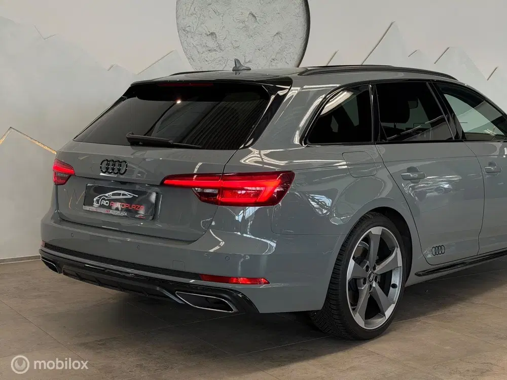 Audi A4 40 TFSI Sport 3x S line edition Panorama uit 2019, foto 14