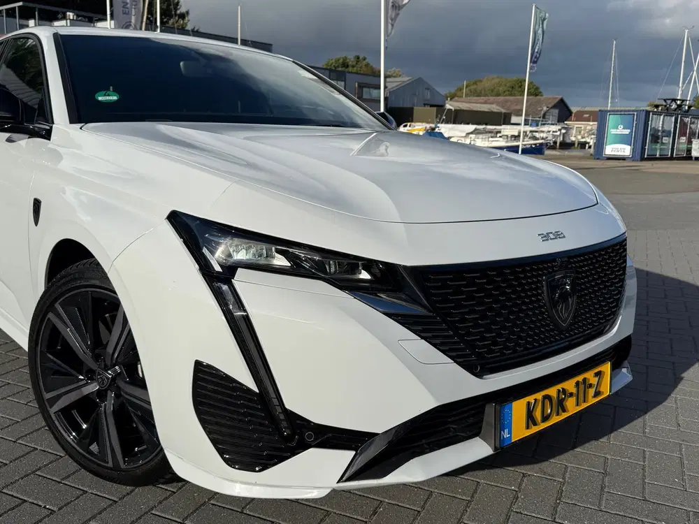 Peugeot 308 1.6 Plug-in Hybrid 180GT 18INCH 360 VISION uit 2025, foto 6