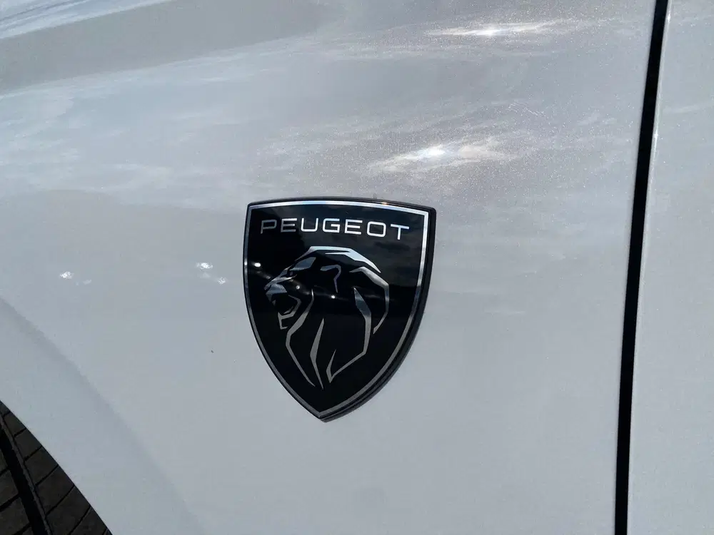 Peugeot 308 1.6 Plug-in Hybrid 180GT 18INCH 360 VISION uit 2025, foto 8
