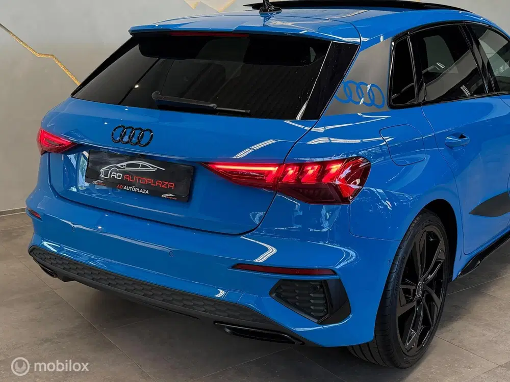 Audi A3 35 TFSI 3x S-line Panorama uit 2023, foto 14