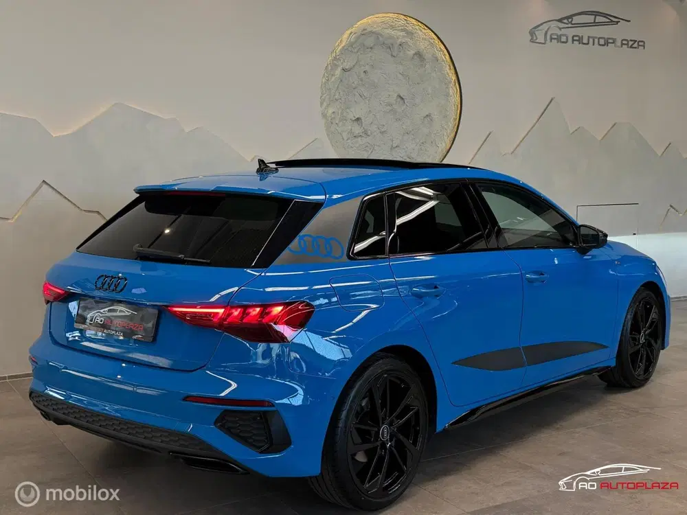 Audi A3 35 TFSI 3x S-line Panorama uit 2023, foto 2