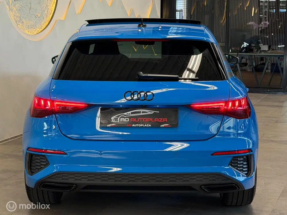 Audi A3 35 TFSI 3x S-line Panorama uit 2023, foto 9