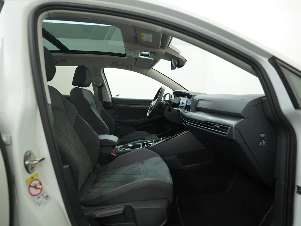 Volkswagen Golf 2.0 TSI Style DSG uit 2022, foto 3