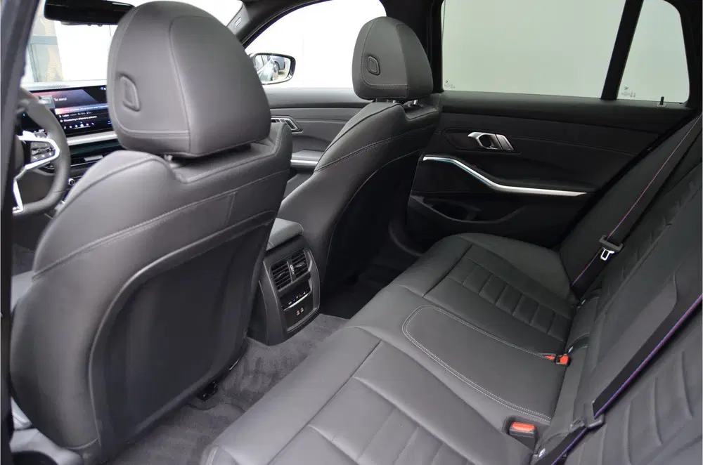 BMW 3-serie 330e M Sport Automaat uit 2026, foto 9