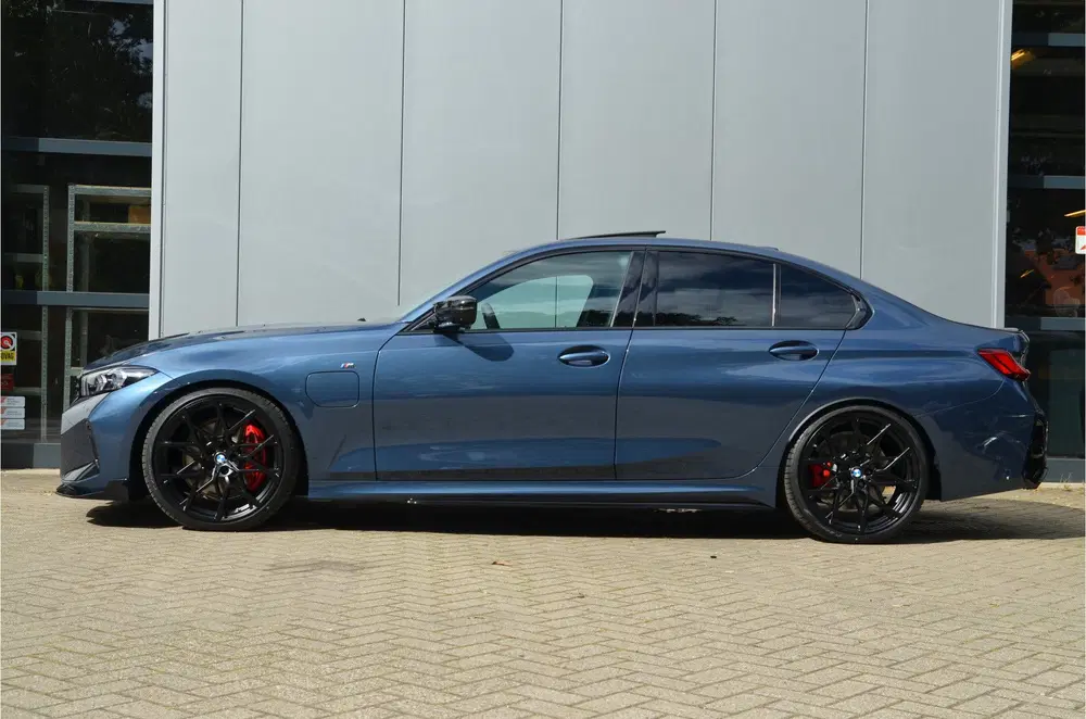 BMW 3-serie 330e M Sport Automaat uit 2026, foto 3