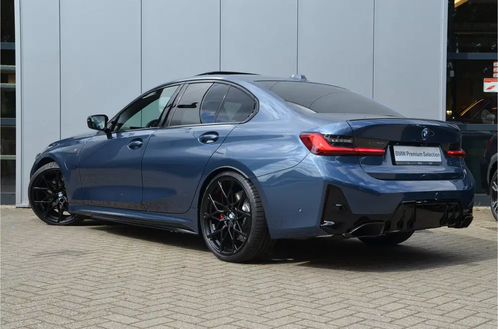 BMW 3-serie 330e M Sport Automaat uit 2026, foto 4