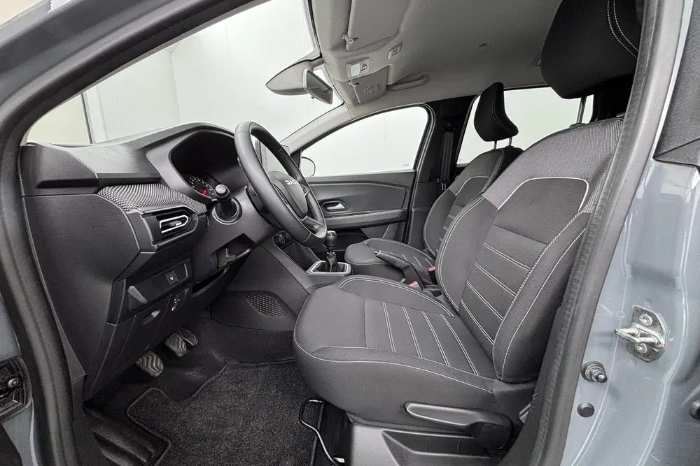 Dacia Duster 1.3 TCe 150 Extreme Avontuurlijk karakter uit 2024, foto 15