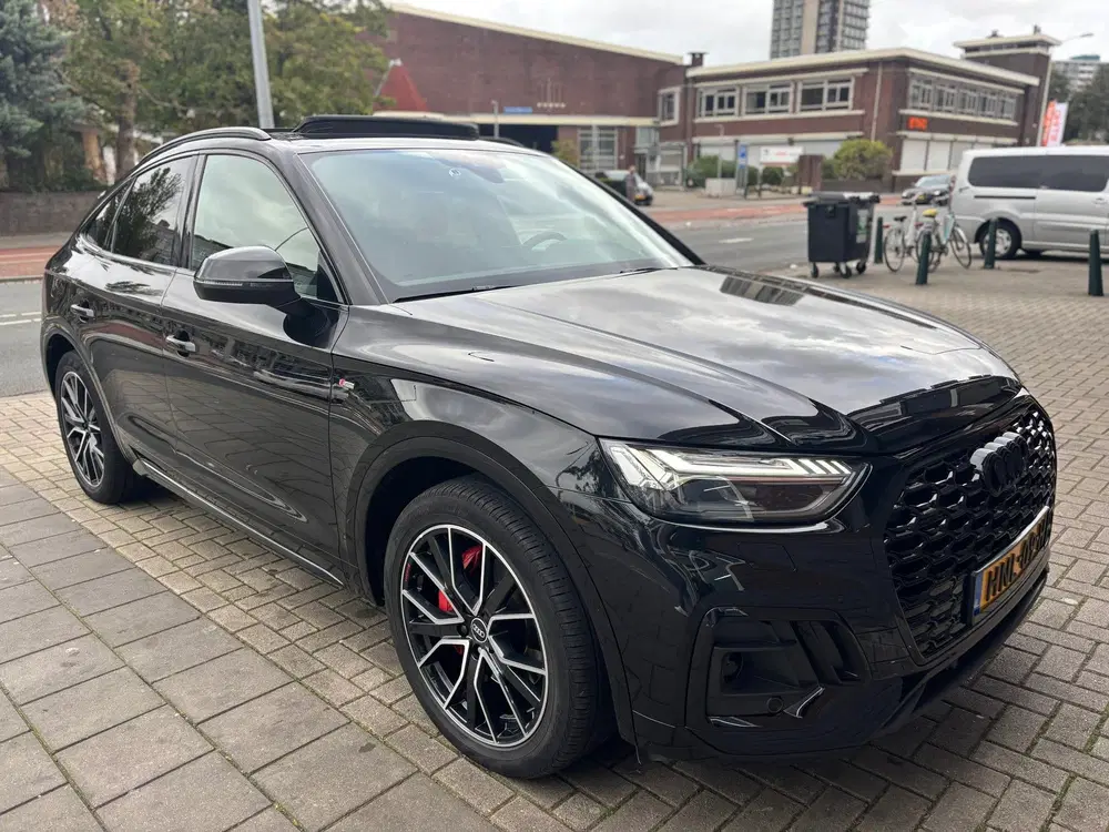 Audi Q5 55 TFSI e S edition Pano Luchtvering uit 2021, foto 11
