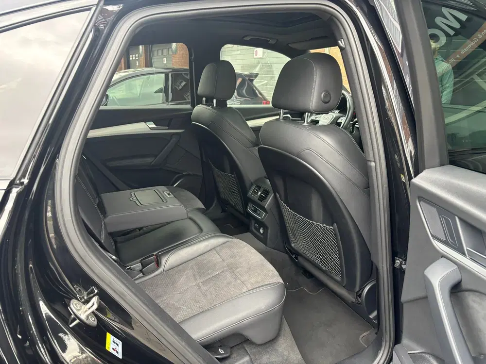 Audi Q5 55 TFSI e S edition Pano Luchtvering uit 2021, foto 15