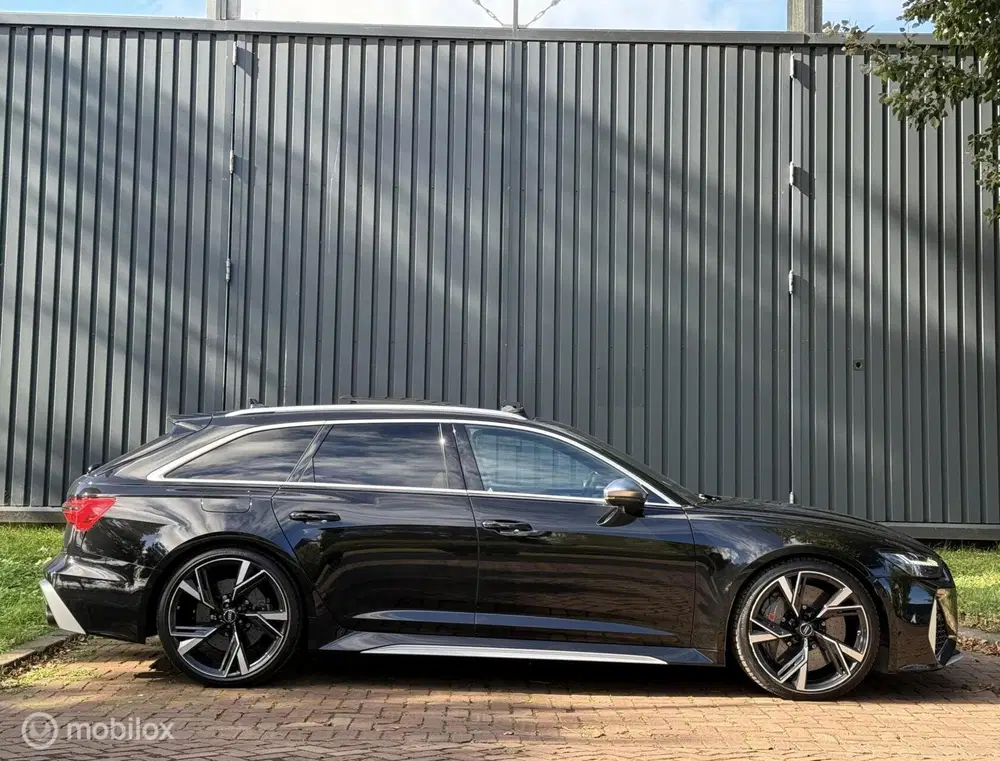 Audi A6 RS 6 TFSI quattro uit 2020, foto 10