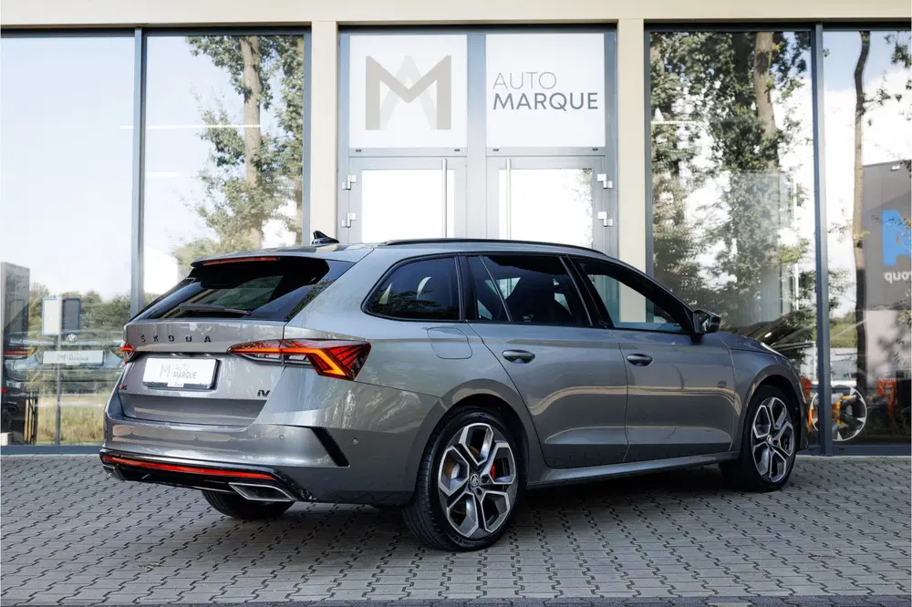Skoda Octavia 1.4 TSI RS iV PHEV uit 2023, foto 2