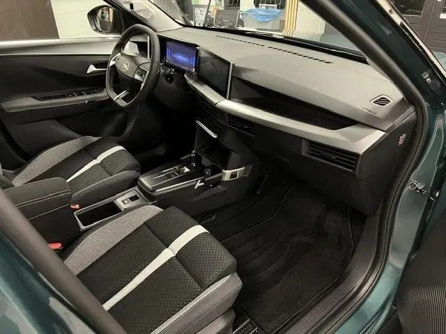 Opel Frontera 1.2 Turbo Hybrid GS Ultimate uit 2026, foto 4