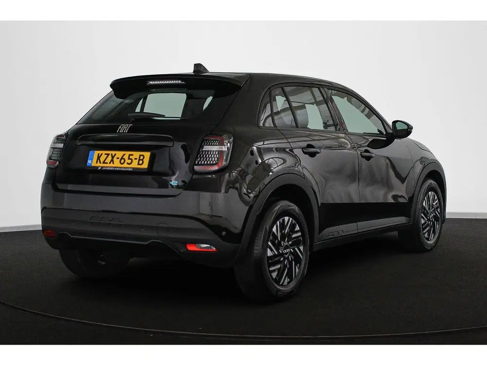 Fiat 600e RED 54 kWh Apple CarPlay Climate Control uit 2025, foto 3