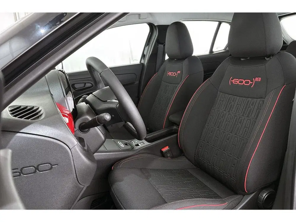 Fiat 600e RED 54 kWh Apple CarPlay Climate Control uit 2025, foto 6