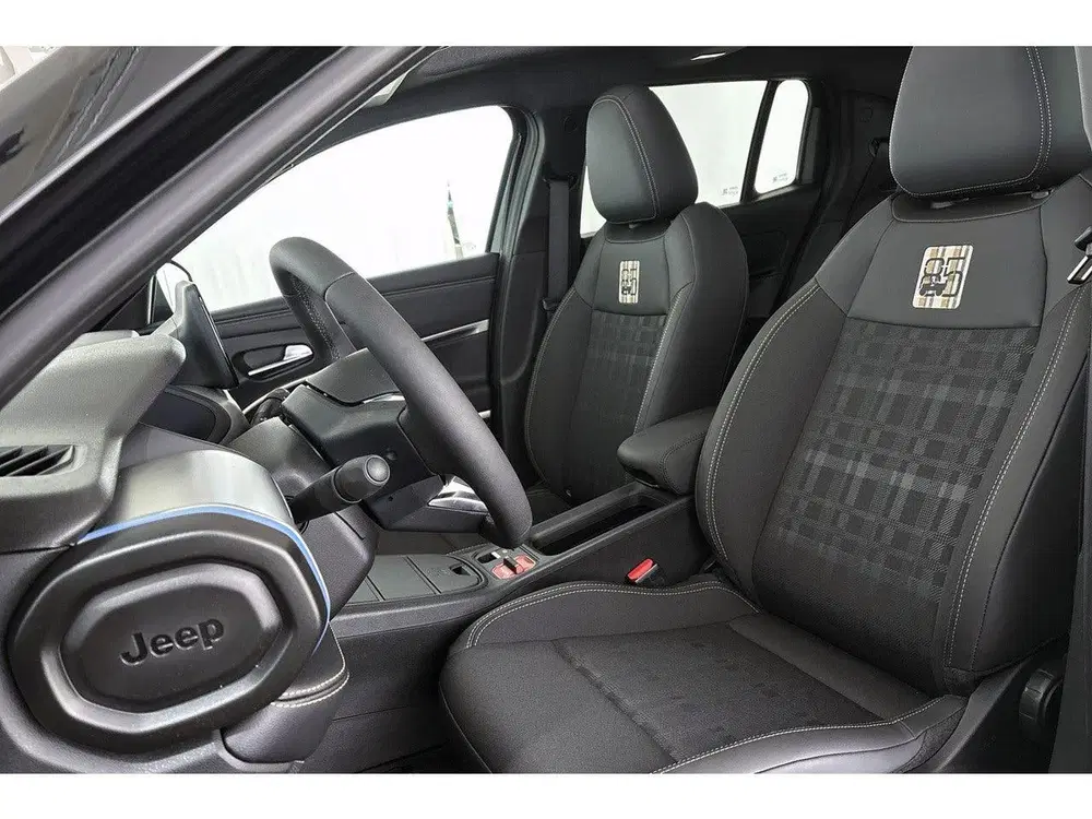 Jeep Avenger 85th Anniversary 54 kWh Panoramadak Stoelv uit 2026, foto 6