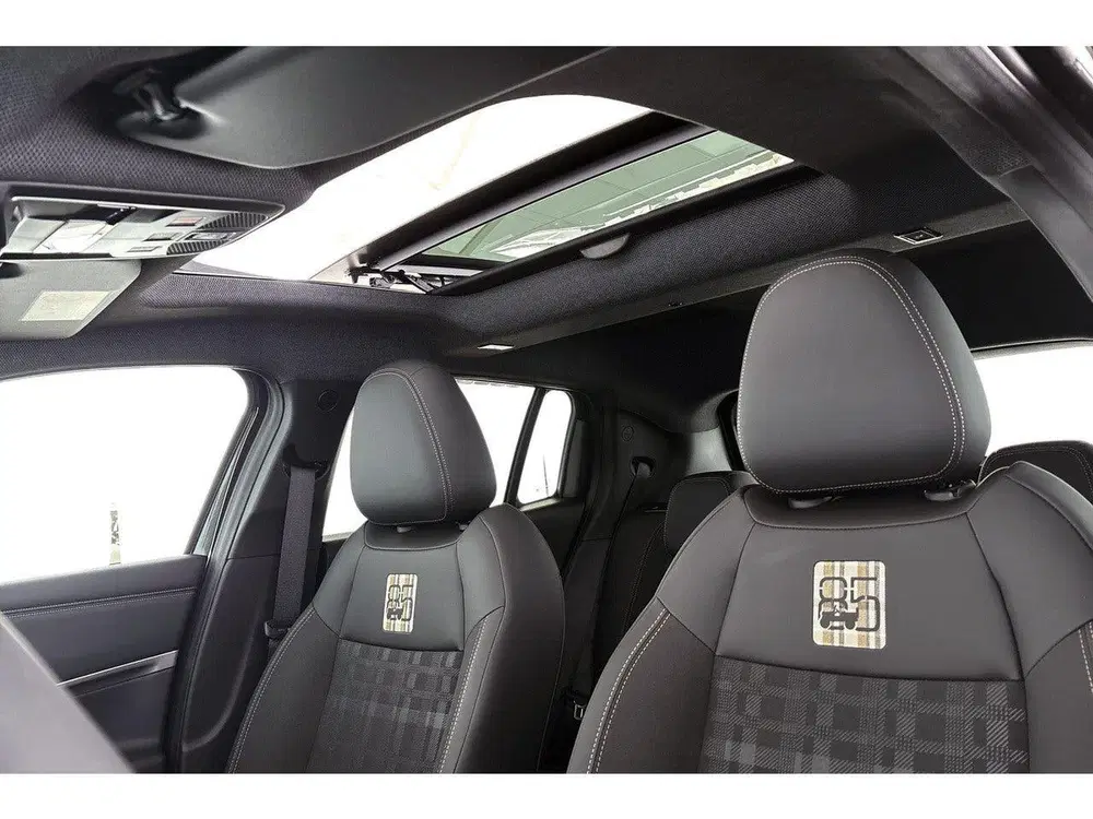Jeep Avenger 85th Anniversary 54 kWh Panoramadak Stoelv uit 2026, foto 8