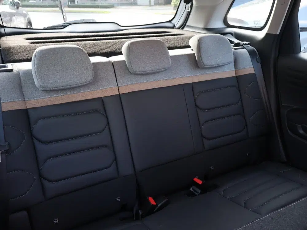 Citroën C3 Aircross PureTech 110PK H6 S&S Shine uit 2023, foto 8