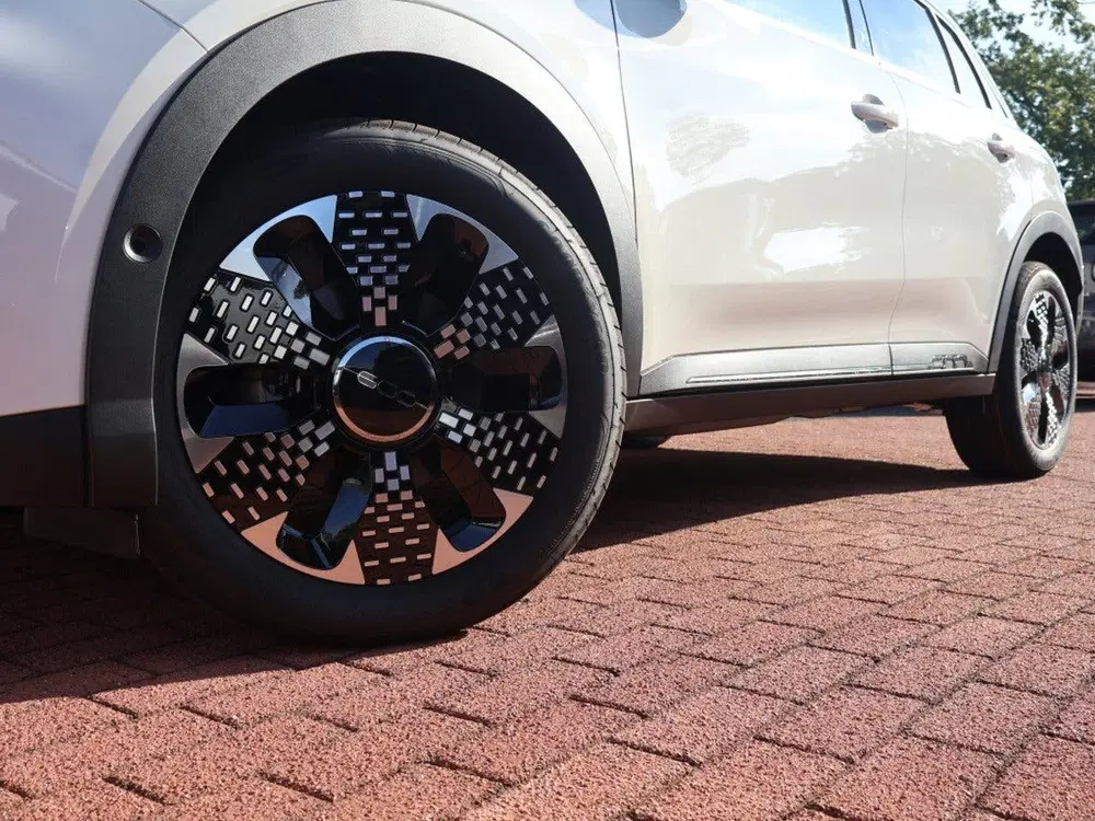 Fiat 600 1.2 Hybrid Turbo Charged 145PK Automaat La uit 2025, foto 15