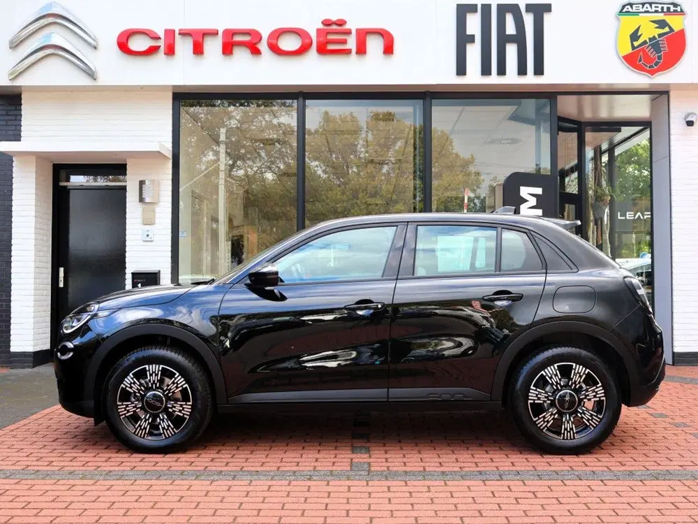Fiat 600 1.2 Hybrid Turbo Charged 145pk Automaat Ic uit 2026, foto 2