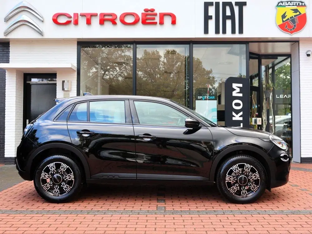 Fiat 600 1.2 Hybrid Turbo Charged 145pk Automaat Ic uit 2026, foto 3