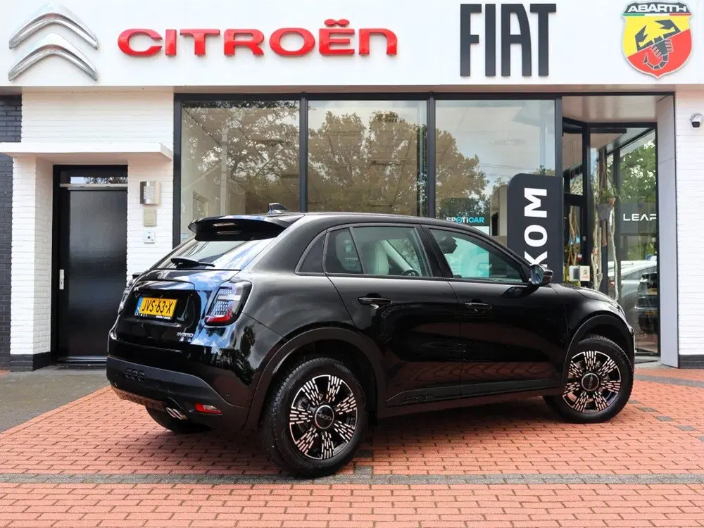 Fiat 600 1.2 Hybrid Turbo Charged 145pk Automaat Ic uit 2026, foto 4
