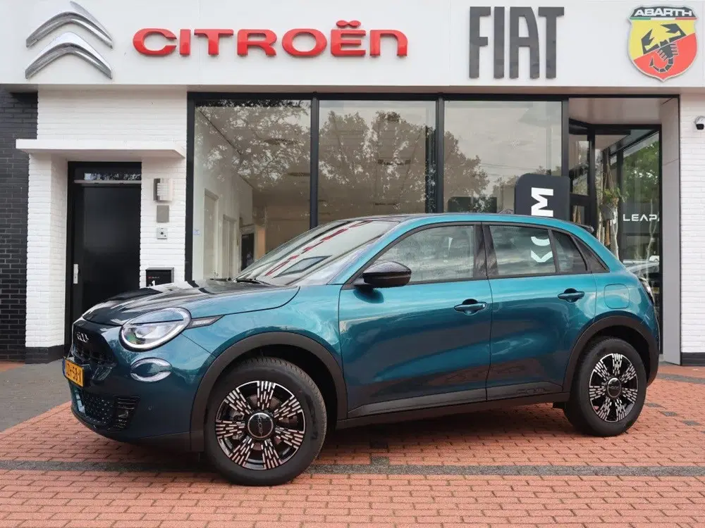 Fiat 600 1.2 Hybrid Turbo Charged 145PK Automaat Ic uit 2026