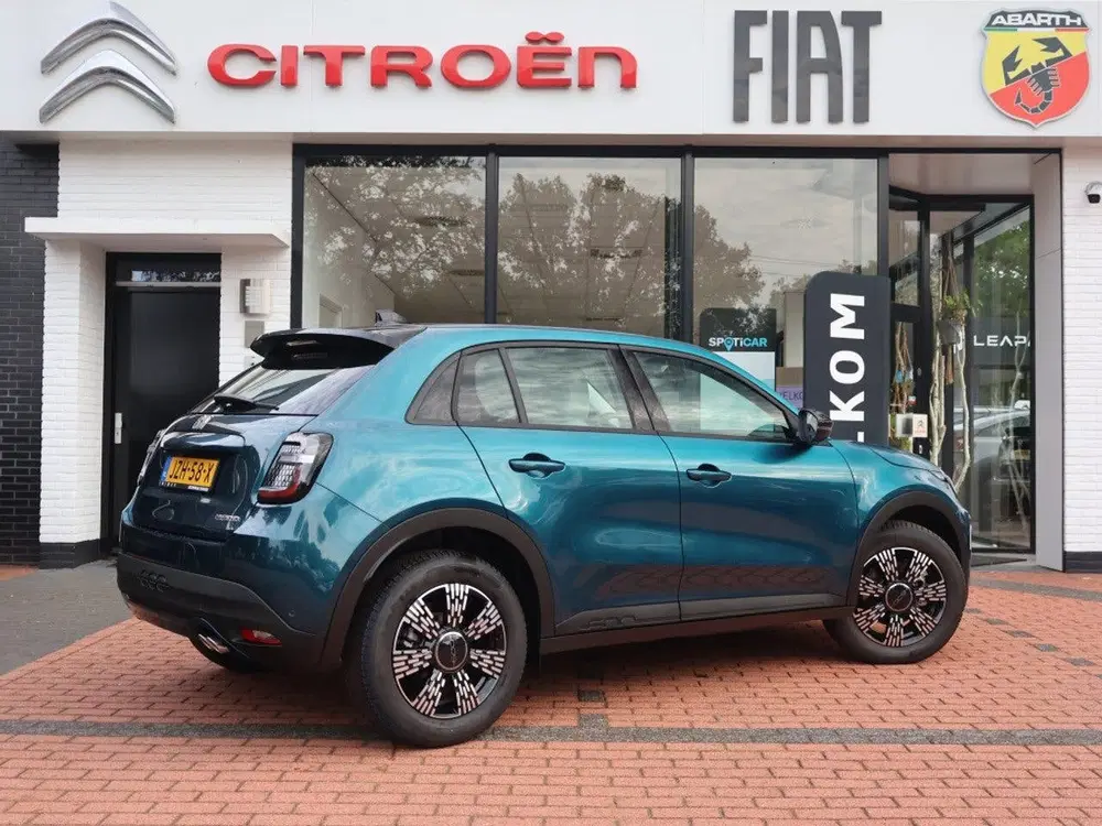 Fiat 600 1.2 Hybrid Turbo Charged 145PK Automaat Ic uit 2026, foto 4