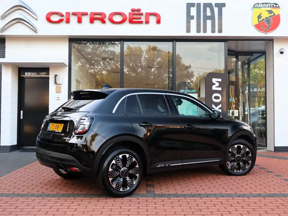 Fiat 600 1.2 Hybrid Turbo Charged 145PK Automaat La uit 2025, foto 4
