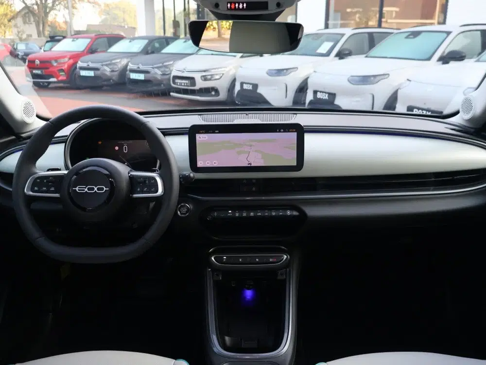 Fiat 600 1.2 Hybrid Turbo Charged 145PK Automaat La uit 2025, foto 5