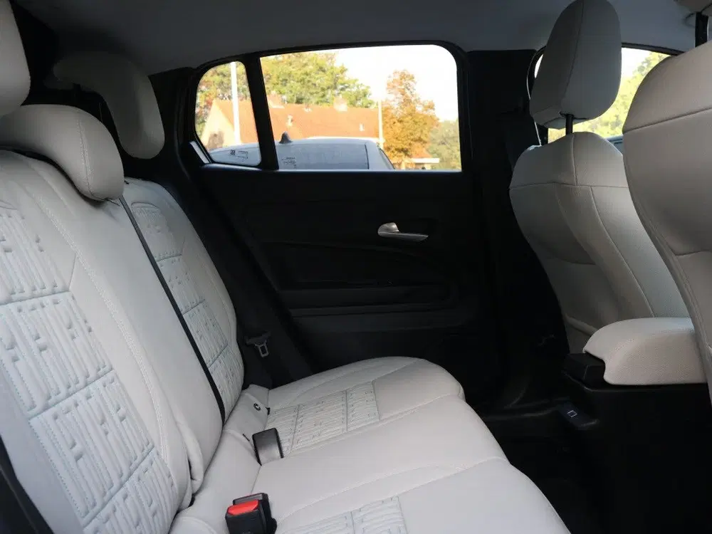 Fiat 600 1.2 Hybrid Turbo Charged 145PK Automaat La uit 2025, foto 7