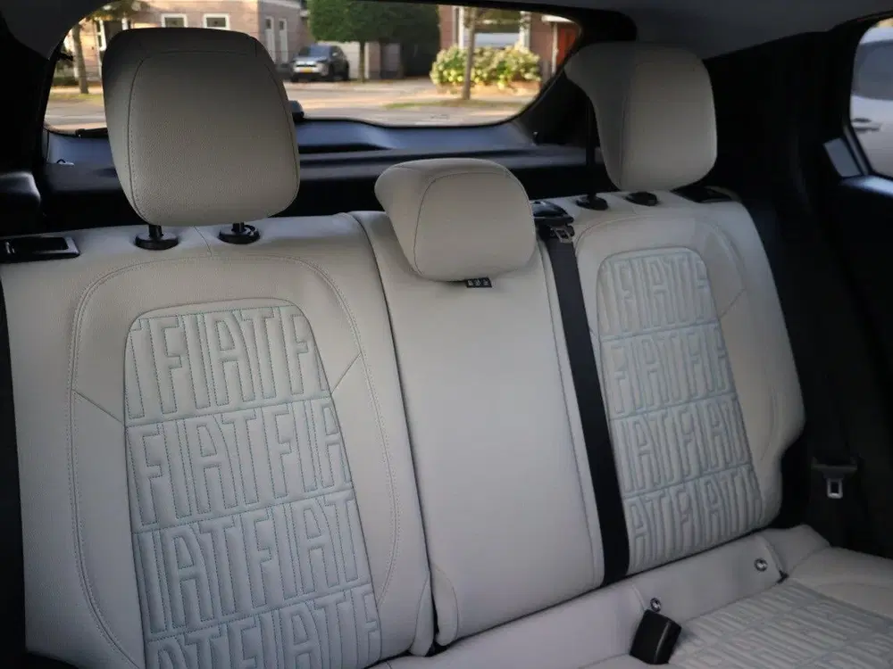Fiat 600 1.2 Hybrid Turbo Charged 145PK Automaat La uit 2025, foto 8