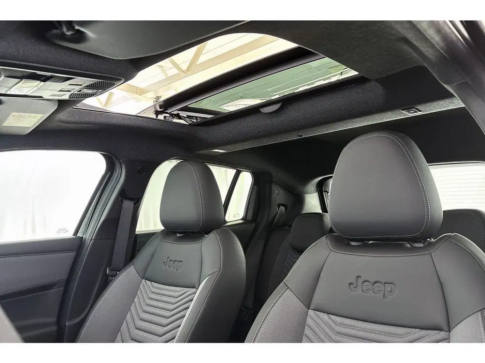 Jeep Avenger Summit 54 kWh Panoramadak Stoelverwarming uit 2026, foto 8