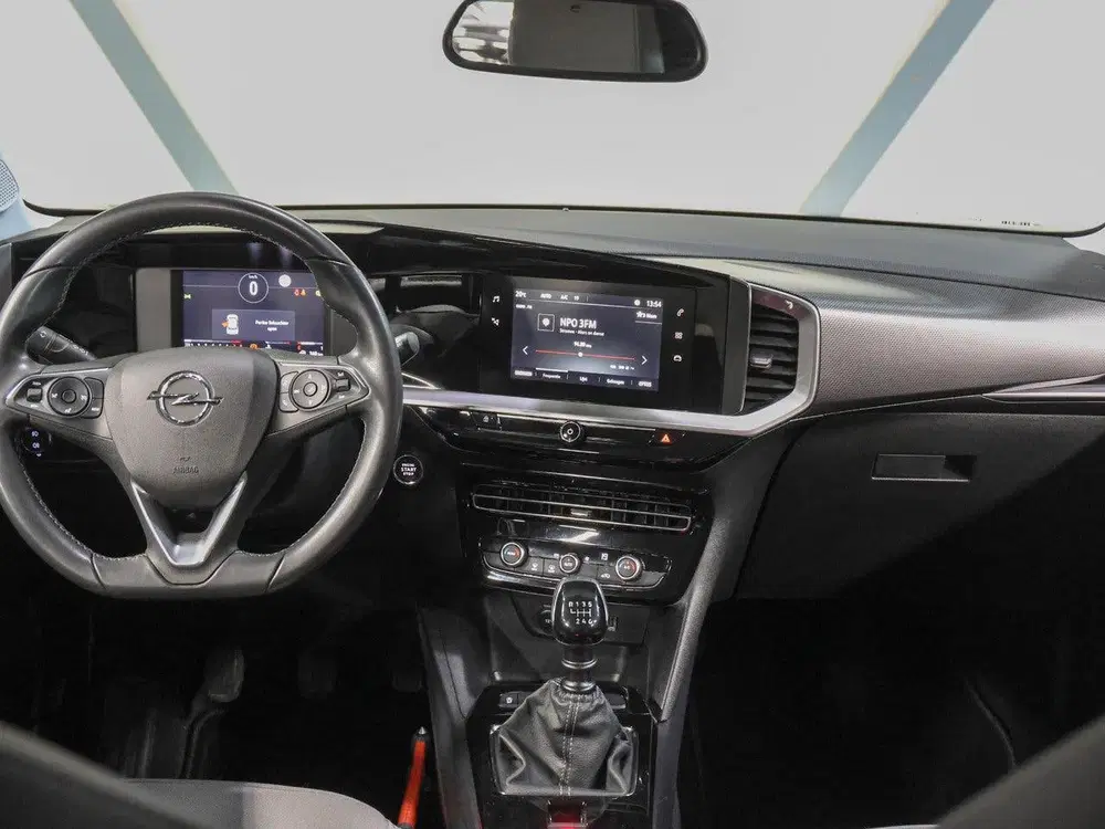 Opel Mokka 100PK Elegance uit 2022, foto 13