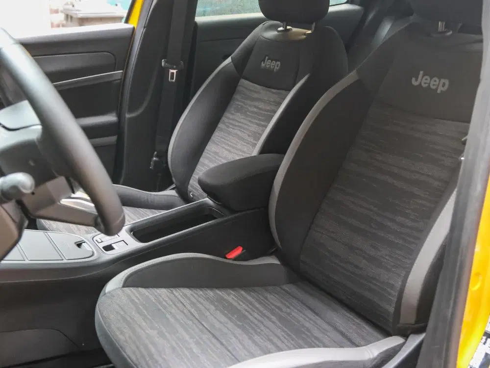 Jeep Avenger Longitude 54kWh 156pk uit 2024, foto 13