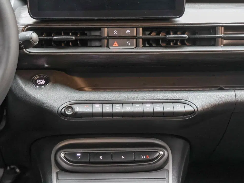 Jeep Avenger Longitude 54kWh 156pk uit 2024, foto 15