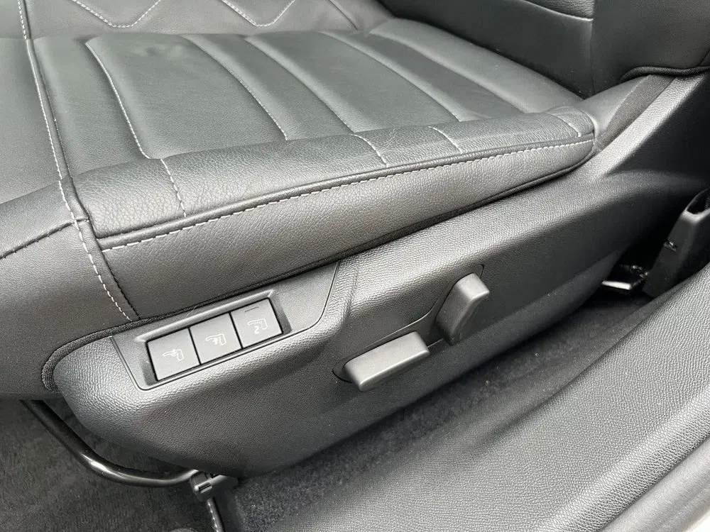 Citroën C4 1.2 Turbo 130 pk Shine EAT-8 Automaat (bj uit 2023, foto 9