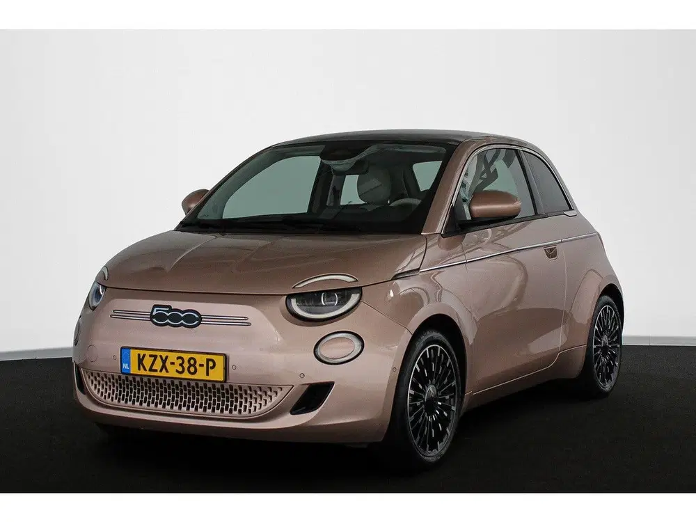 Fiat 500 La Prima 42 kWh Pano Leder Stoelverwarming uit 2024