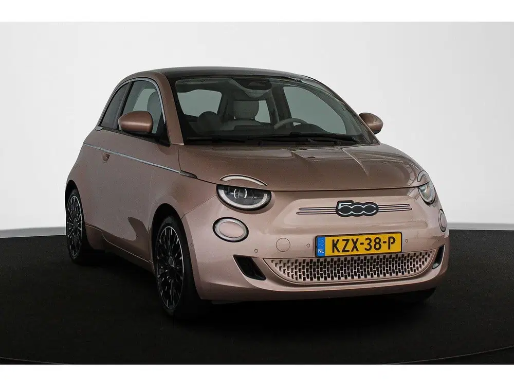 Fiat 500 La Prima 42 kWh Pano Leder Stoelverwarming uit 2024, foto 2