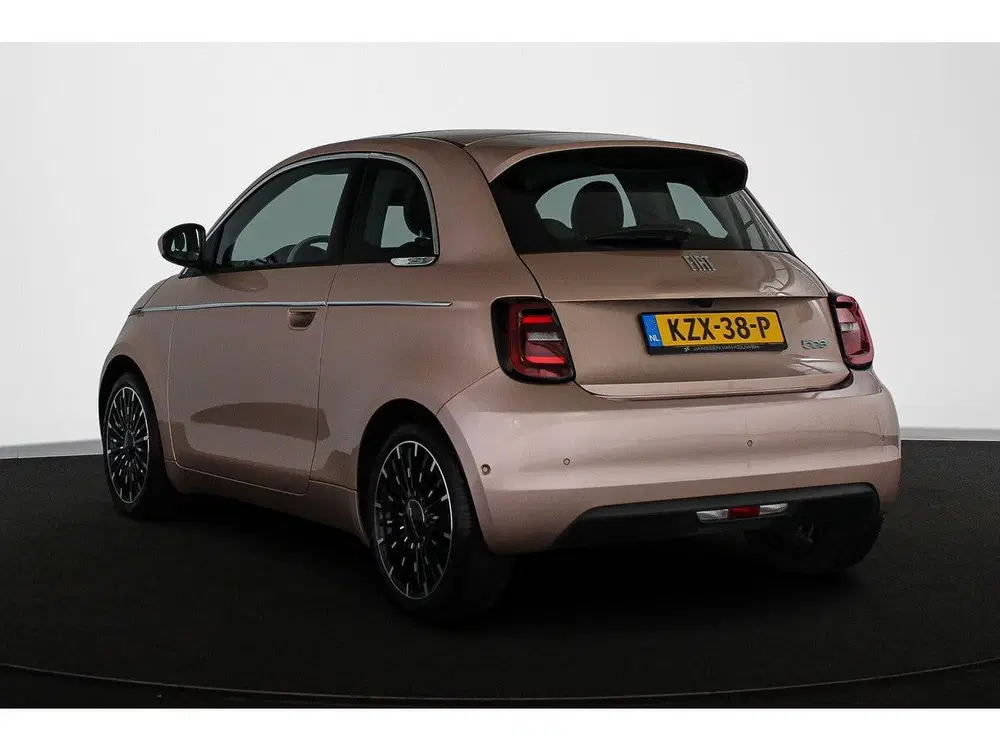 Fiat 500 La Prima 42 kWh Pano Leder Stoelverwarming uit 2024, foto 4