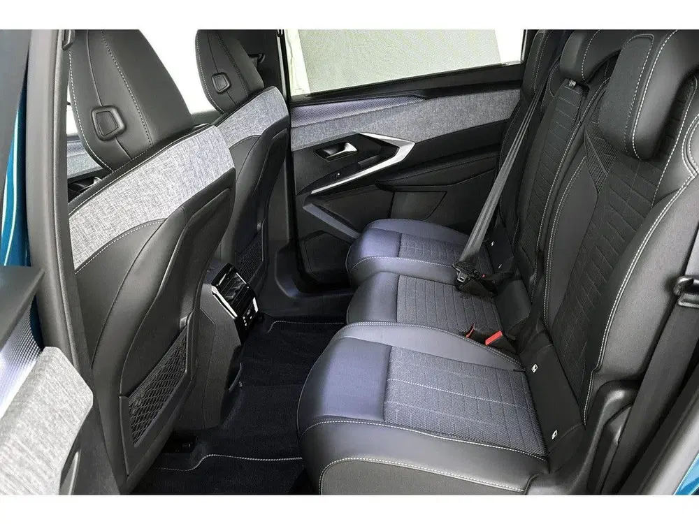 Peugeot 5008 1.2 Hybrid 145 GT 7p Stoelverwarming 360 C uit 2025, foto 8