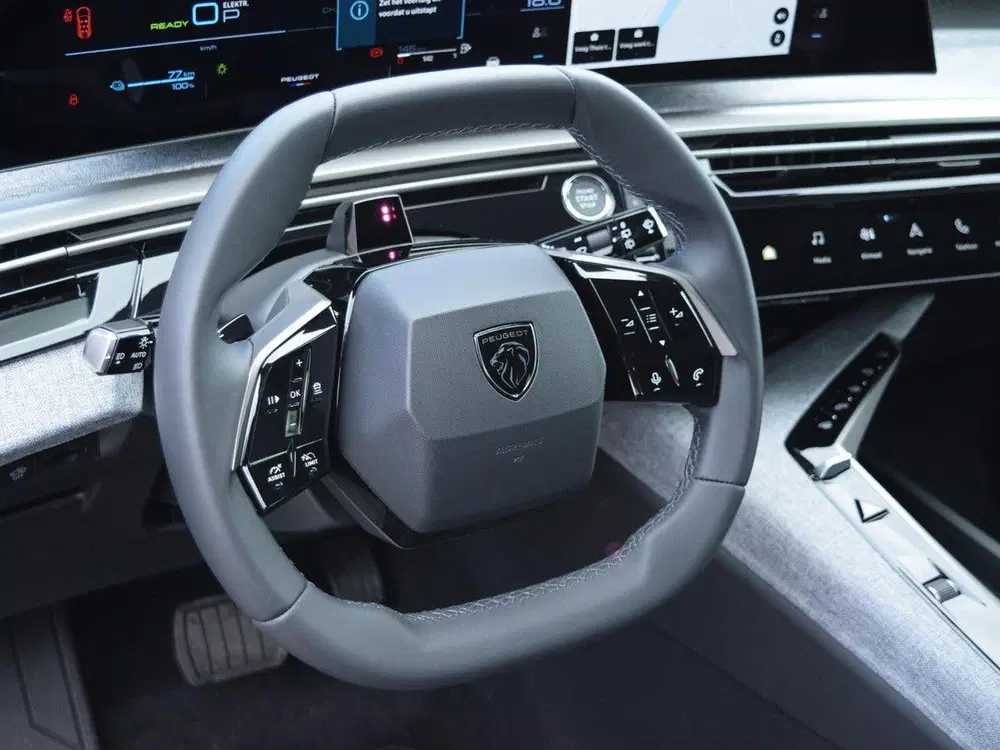 Peugeot 5008 1.6 Plug-in Hybrid 225 Allure 7p UIT VOORR uit 2026, foto 6