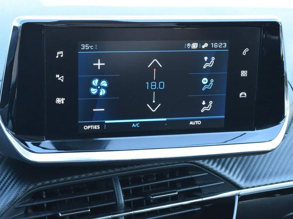 Peugeot 2008 1.2 PureTech Active Pack uit 2021, foto 12