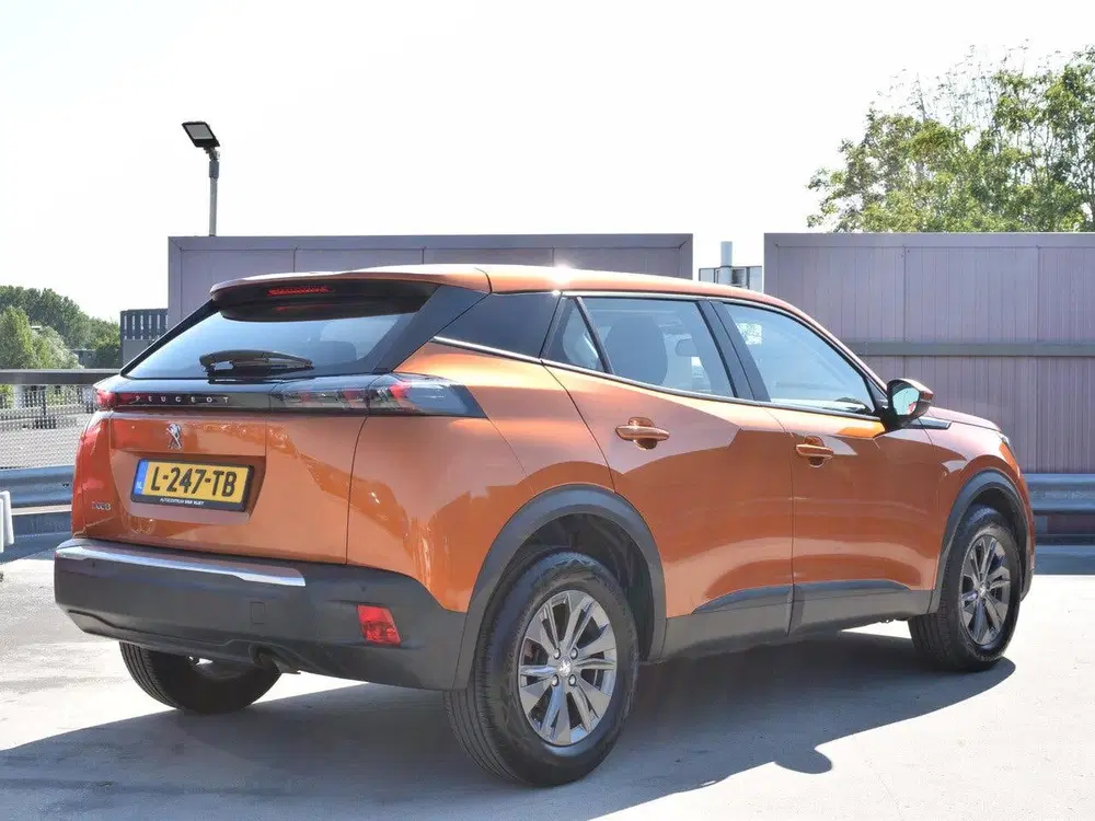 Peugeot 2008 1.2 PureTech Active Pack uit 2021, foto 3