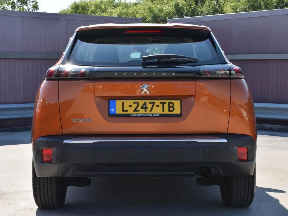 Peugeot 2008 1.2 PureTech Active Pack uit 2021, foto 5