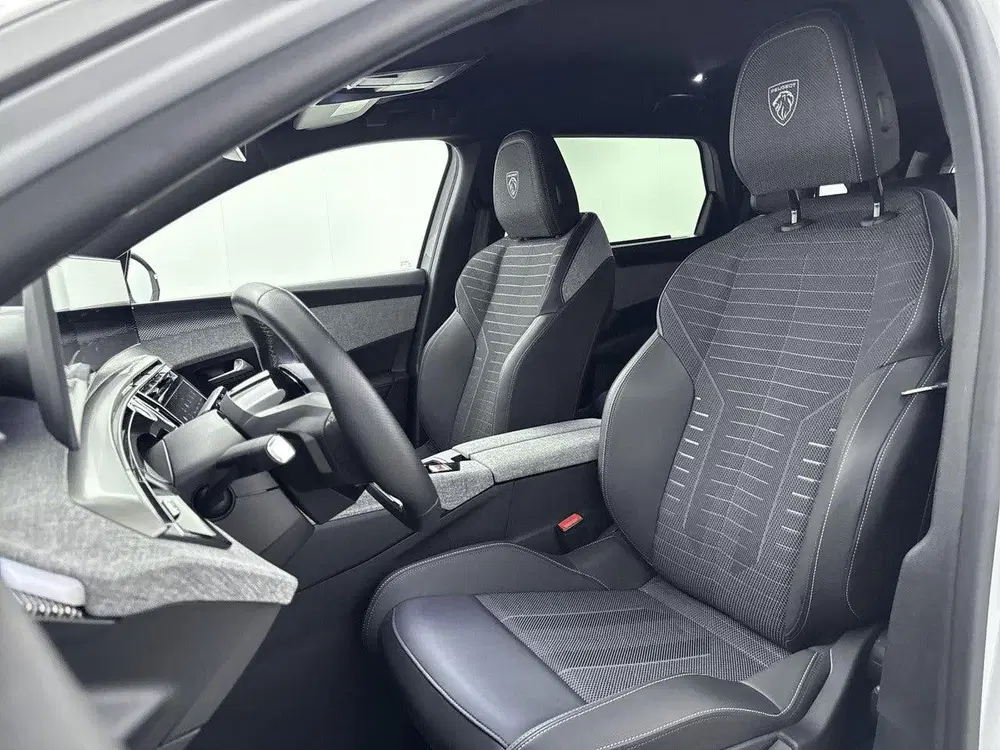 Peugeot 5008 SUV 136pk Hybrid Automaat GT uit 2025, foto 5