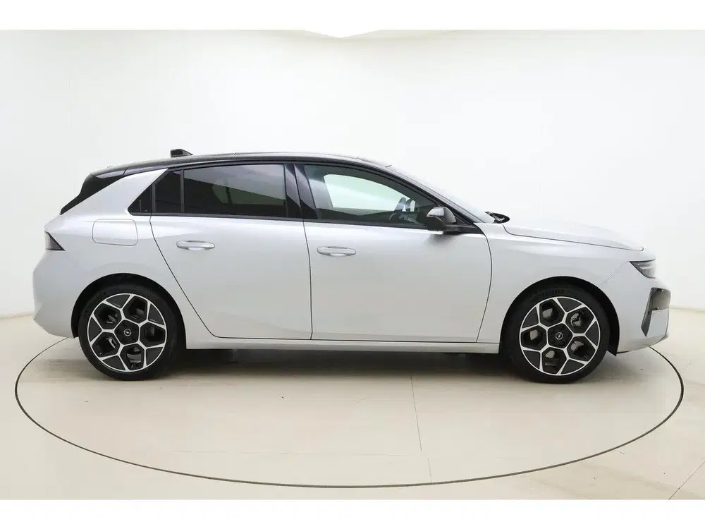 Opel Astra 1.6 Turbo Plug In Hybrid Ultimate 195 Pk uit 2026, foto 10
