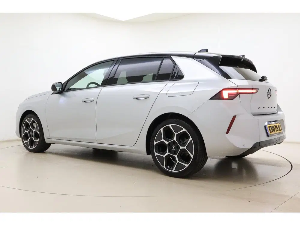 Opel Astra 1.6 Turbo Plug In Hybrid Ultimate 195 Pk uit 2026, foto 13